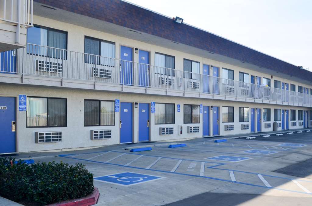 Motel 6 Lost Hills / Buttonwillow Racetrack Dış mekan fotoğraf