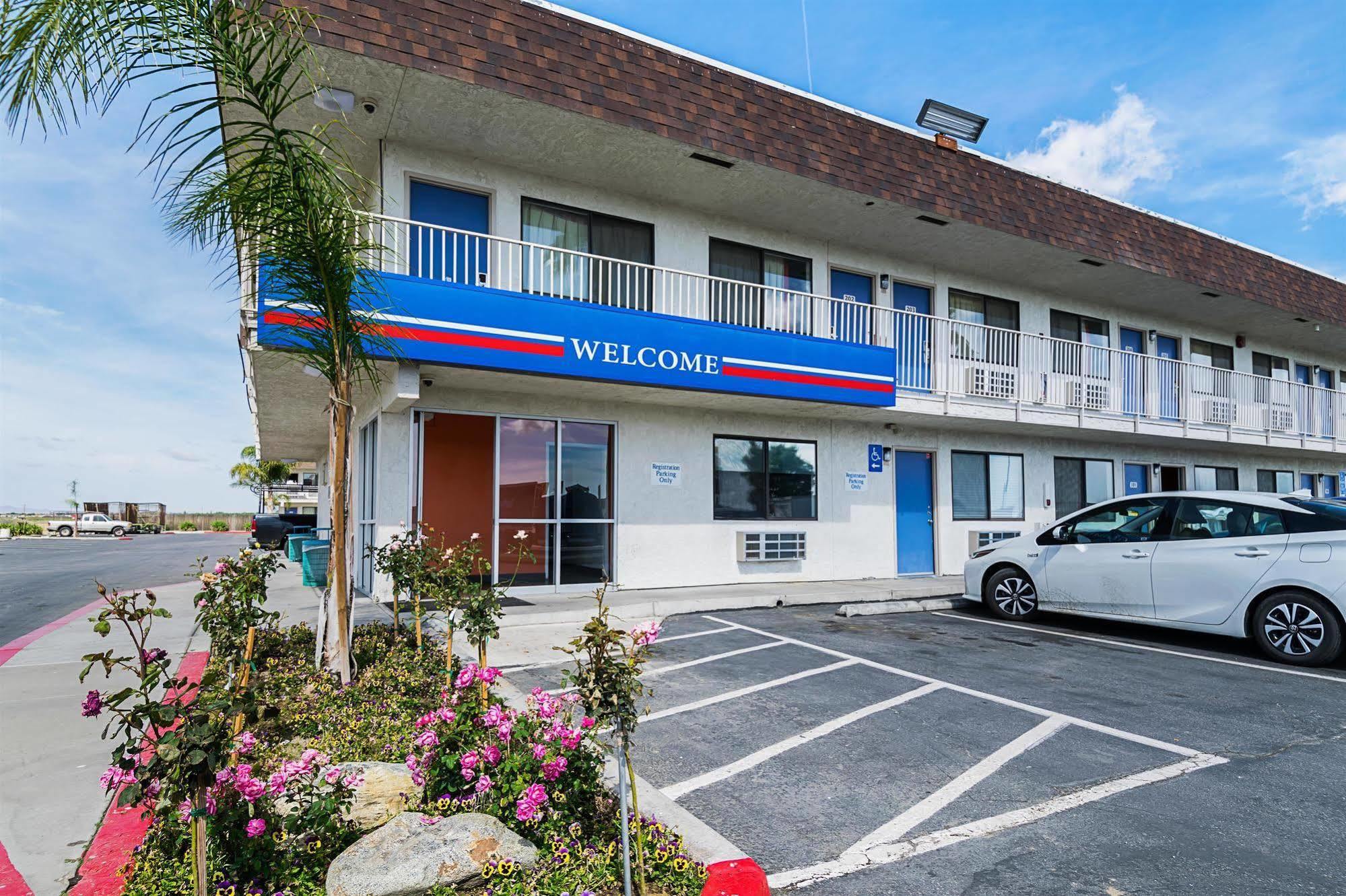 Motel 6 Lost Hills / Buttonwillow Racetrack Dış mekan fotoğraf