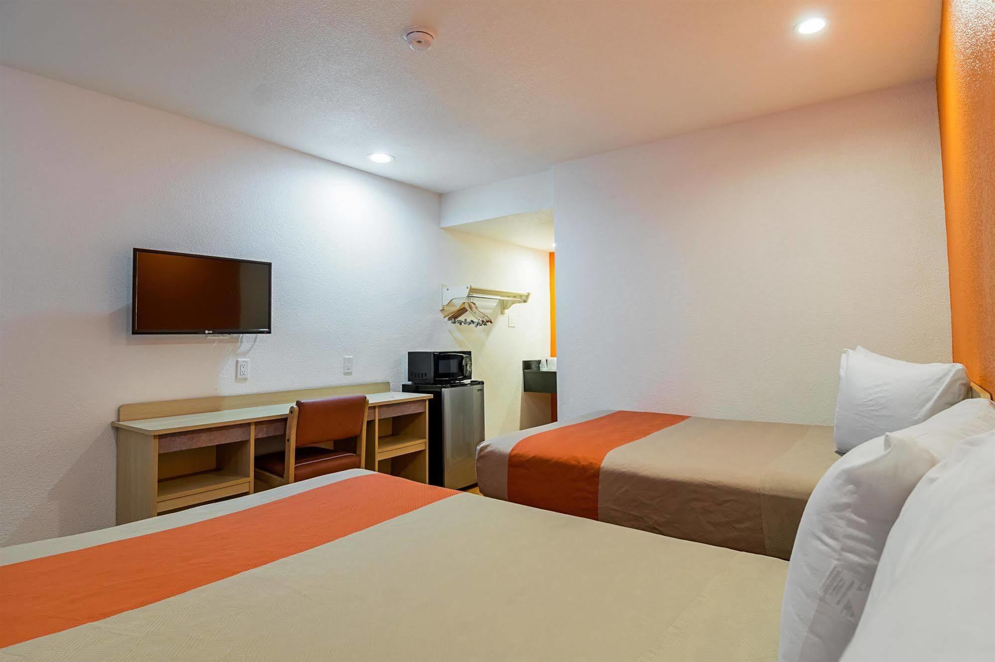 Motel 6 Lost Hills / Buttonwillow Racetrack Dış mekan fotoğraf